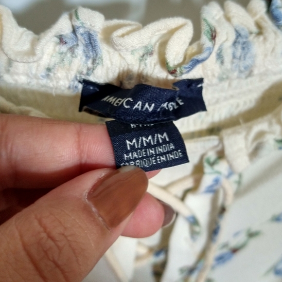 *SOLD* American Eagle Cropped Floral Peasant Top - Picture 4 of 7